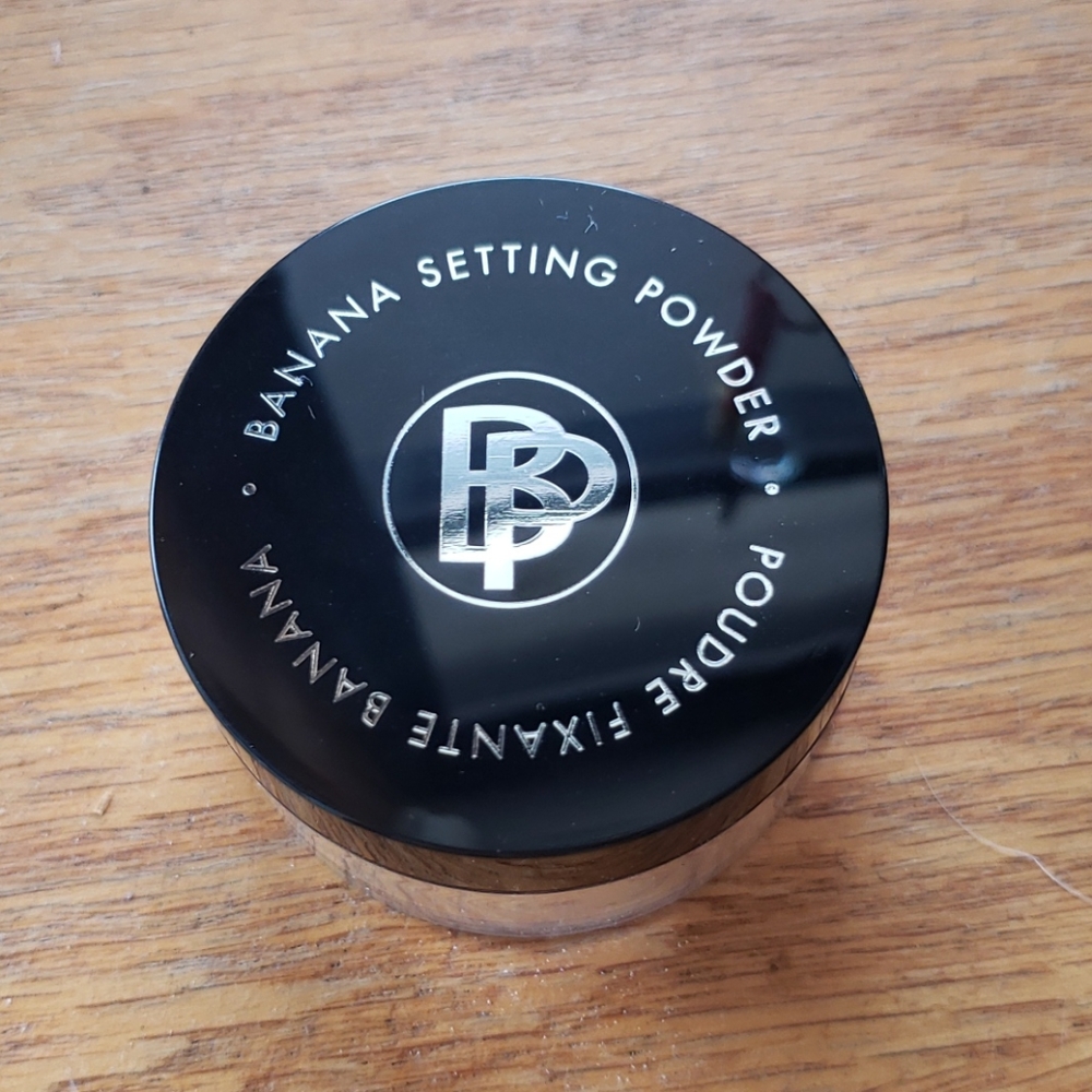 Bellapierre Cosmetics Banana Setting Powder - Picture 2 of 4